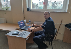Prelekcja pana policjanta z KPP w Brzezinach dla uczniów SP3 w Brzezinach